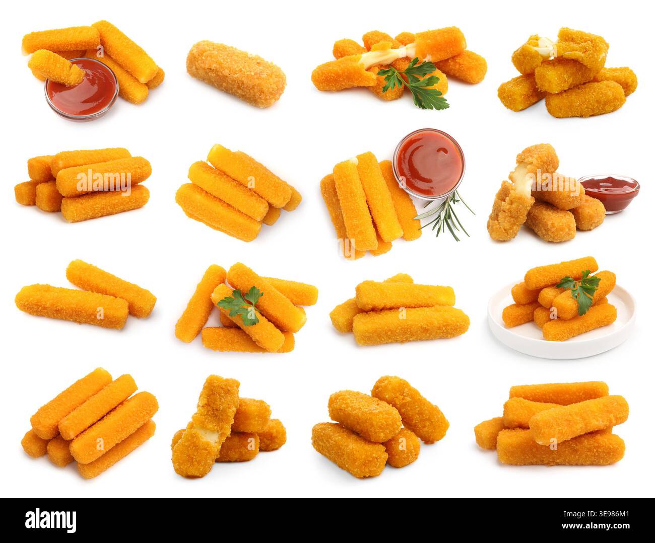 Leckere, frittierte Käsestäbchen isoliert auf weiß, Set Stockfoto