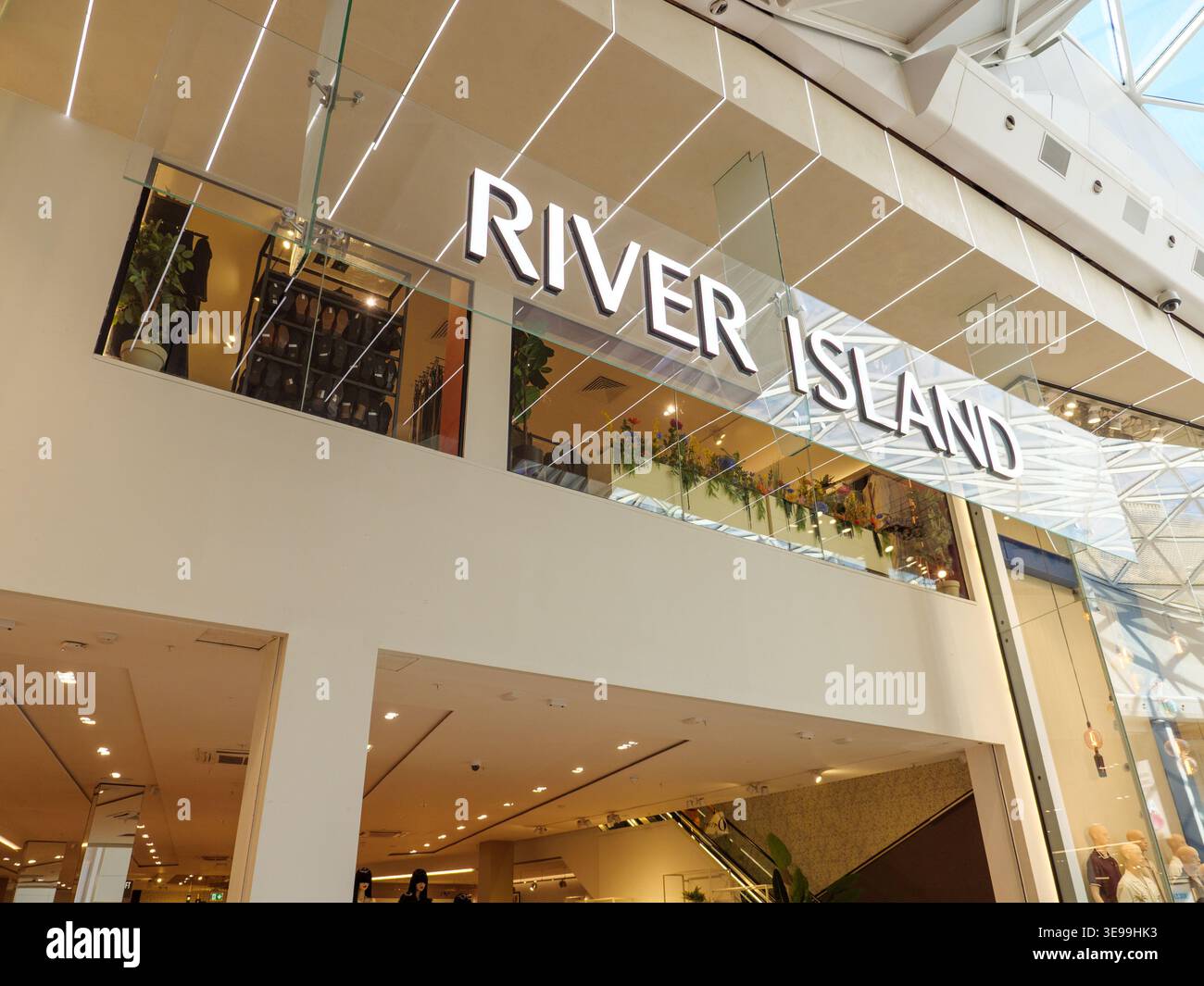 River Island Shop in Westfield London, White City, London, Großbritannien Stockfoto