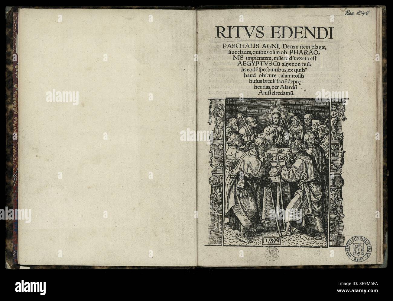 Alardus Amstelredamus (1491–1544) war ein niederländischer Humanist. Der historische Fotodruck dokumentiert seine 1523 erschienene Amsterdamer Publikation über das Pessach-Lamm und die zehn Plagen Ägyptens. Stockfoto
