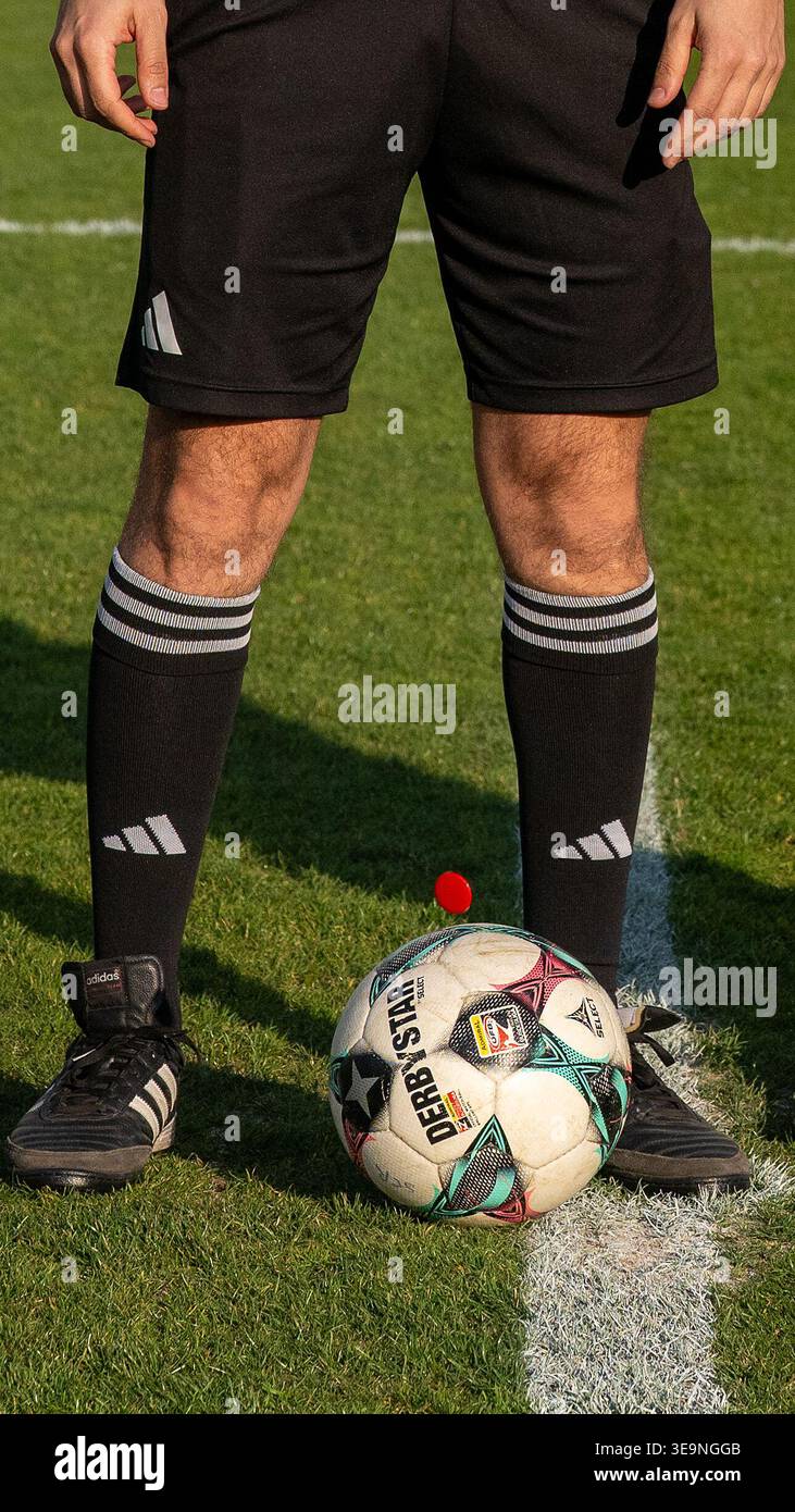 17.04.26, Testmatch, Allianz Stadion Trainingsgelände in Wien / Österreich - SK Rapid vs FC Blau-Weiss Linz / Kleinmünchen. Im Rahmen: Münzwurf des Schiedsrichters vor dem Anstoß. Foto: Christian Mueller - 20260417 PD16859 Stockfoto