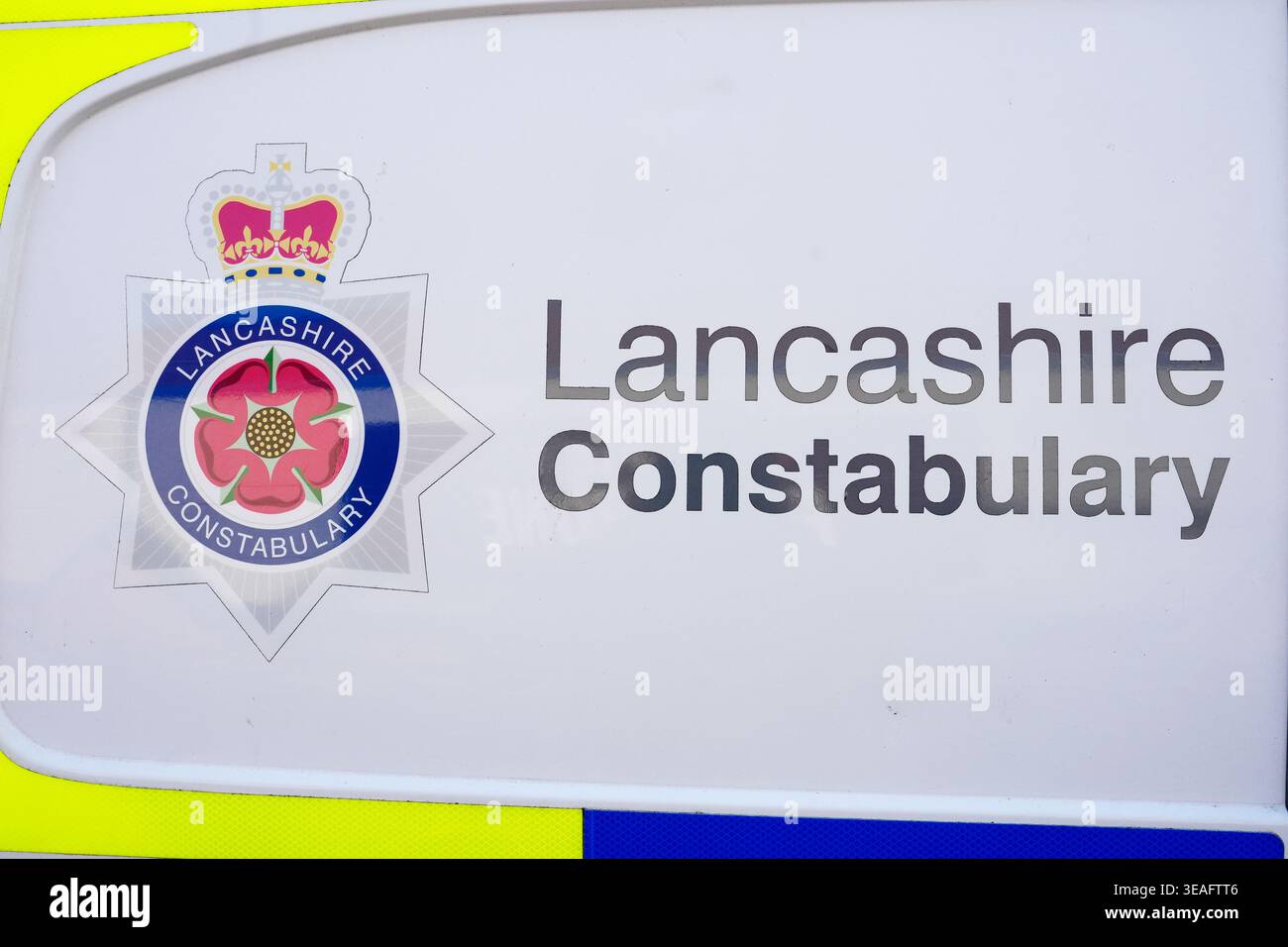 Polizeiwappen von Lancashire bei Turf Moor, Burnley. Bilddatum: Mittwoch, 22. April 2026. Stockfoto