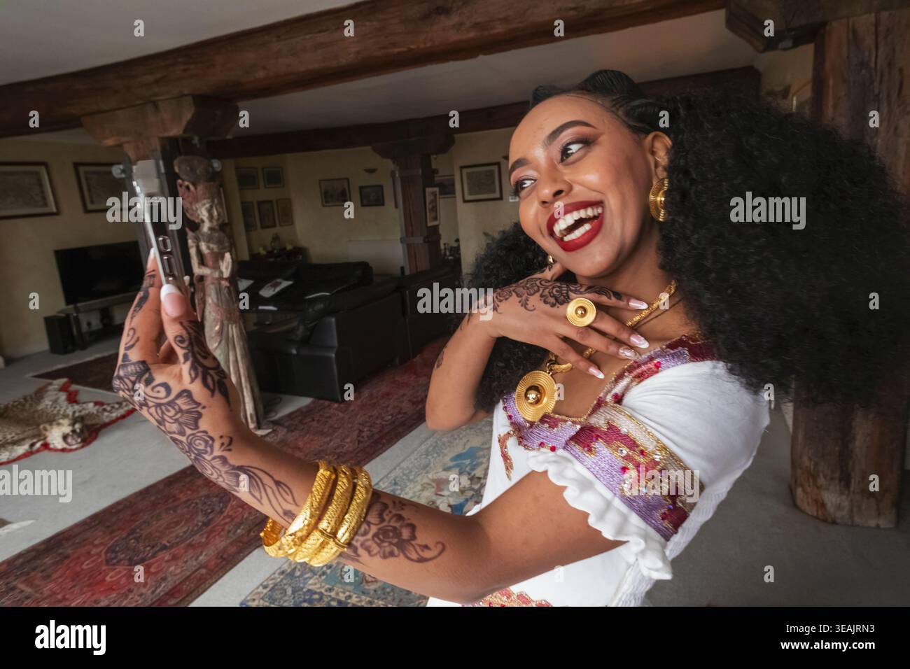 London, eritreische Frau im Hochzeitskleid Stockfoto
