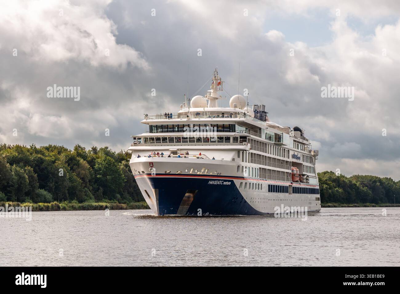 Expeditionskreuzfahrtschiff Hanseatic Nature im Kieler Kanal, Schleswig-Holstein, Deutschland Stockfoto