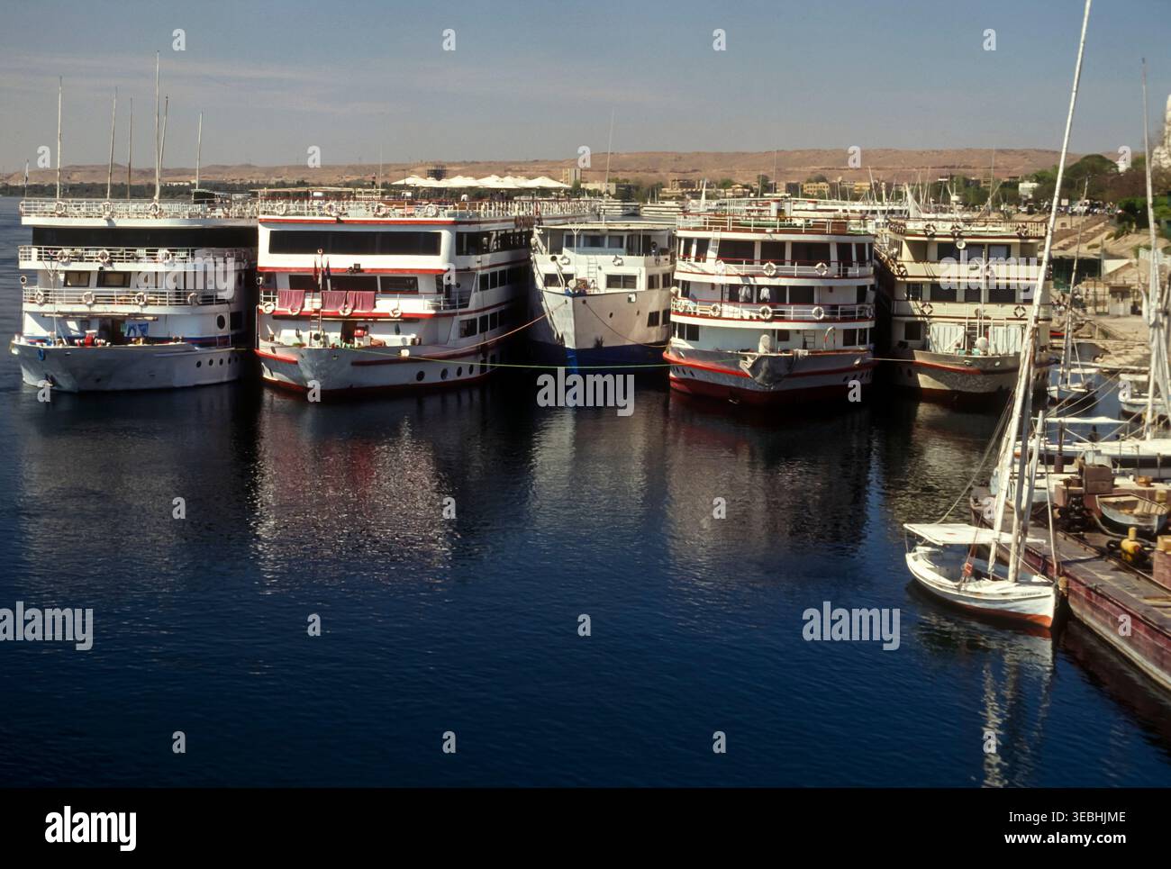 Kreuzfahrtschiffe. Assuan, Nil, Ägypten, Nordafrika Stockfoto