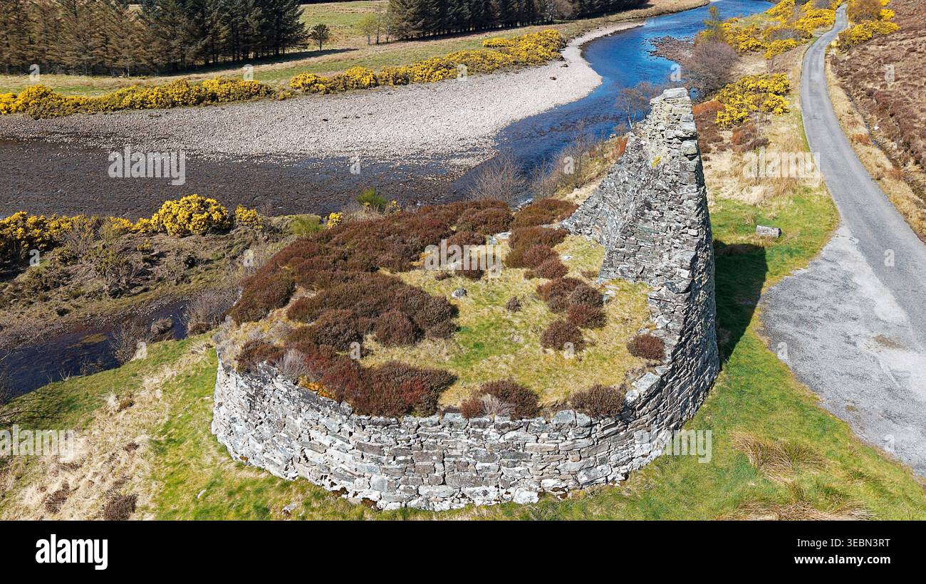 Broch Dun Dornaigil Strathmore Sutherland Schottland 2.000 Jahre altes Trockenhaus und 7 Meter nordöstliche Mauer Stockfoto