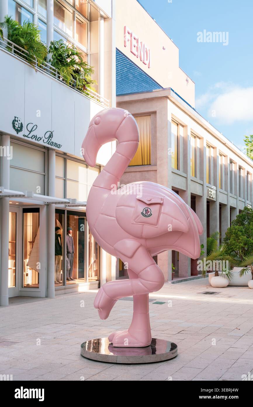 Miami Design District mit Pink Flamingo Art Installation von Montclair Stockfoto
