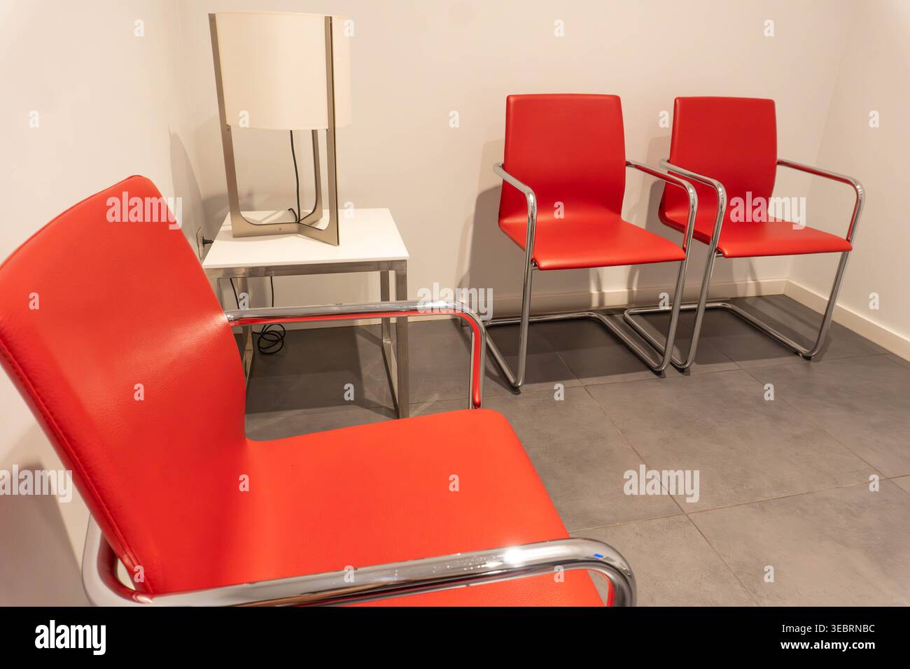 Moderne Rote Stühle Stockfoto