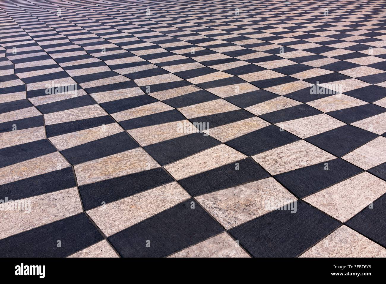 Frankreich, Nizza, Place Messena, Place Masséna ist der lebendige, fußgängergeführte Hauptplatz im Herzen von Nizza, Frankreich, der die Altstadt (Vieux NIC) verbindet Stockfoto