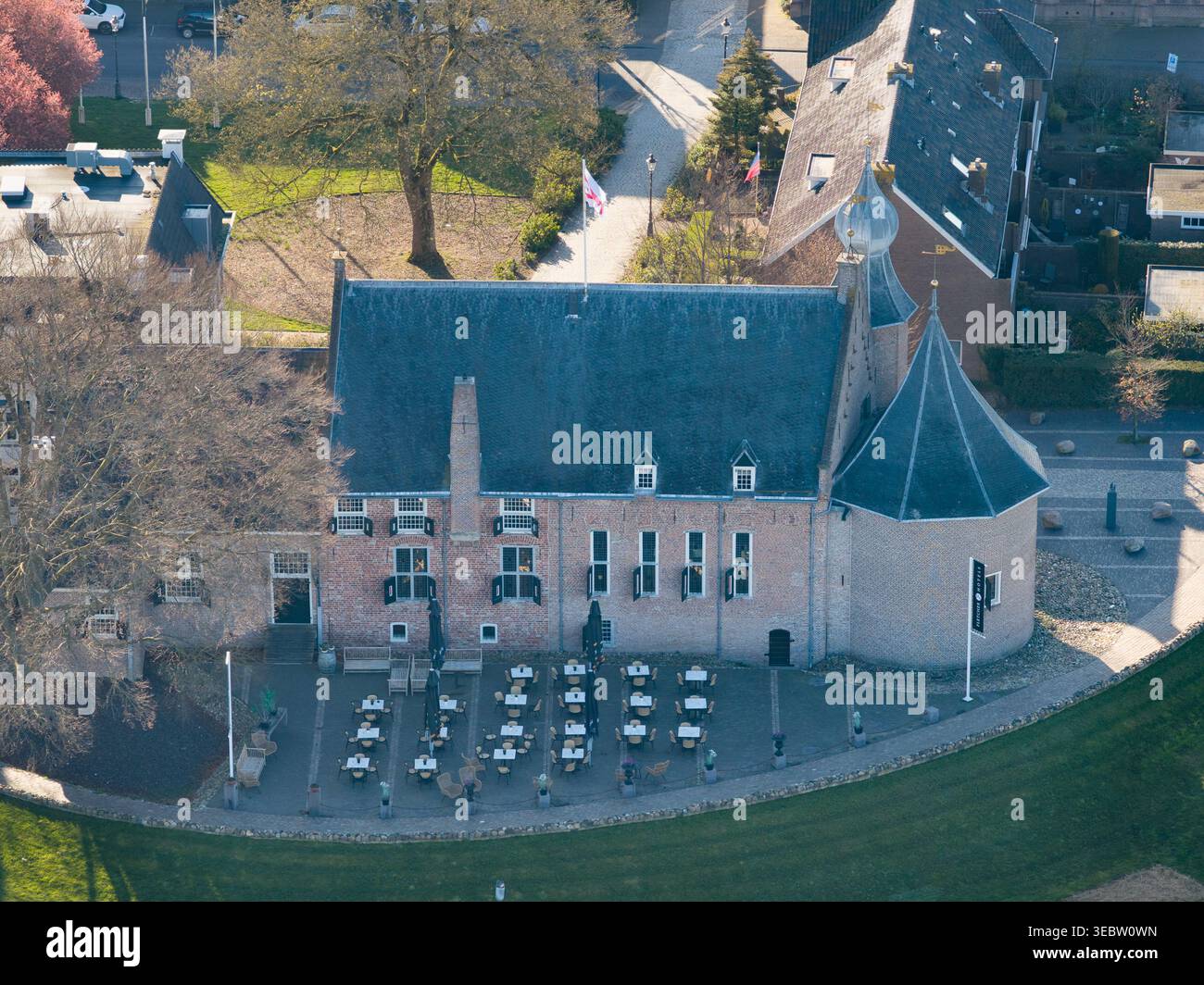Holländisches Mittelalterliches Schloss Aus Der Vogelperspektive Historisches Herrenhaus Rundturm Terrasse Coevorden Niederlande Stockfoto