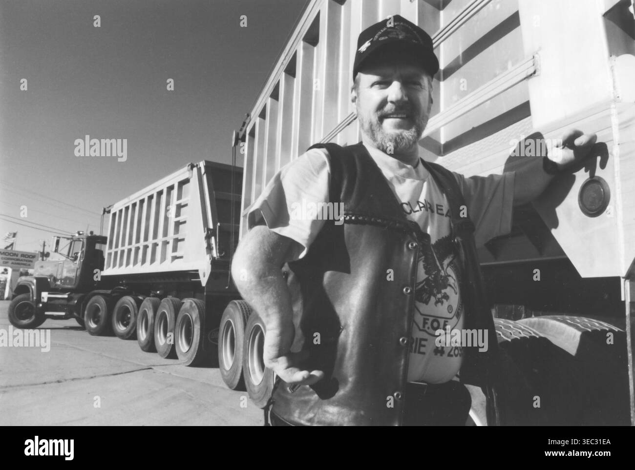 Detroit, Michigan – John Buhrie fährt einen 42-Rad-„Michigan Gravel Train“, obwohl er mit Händen und Armen geboren wurde, die falsch geformt sind. Stockfoto