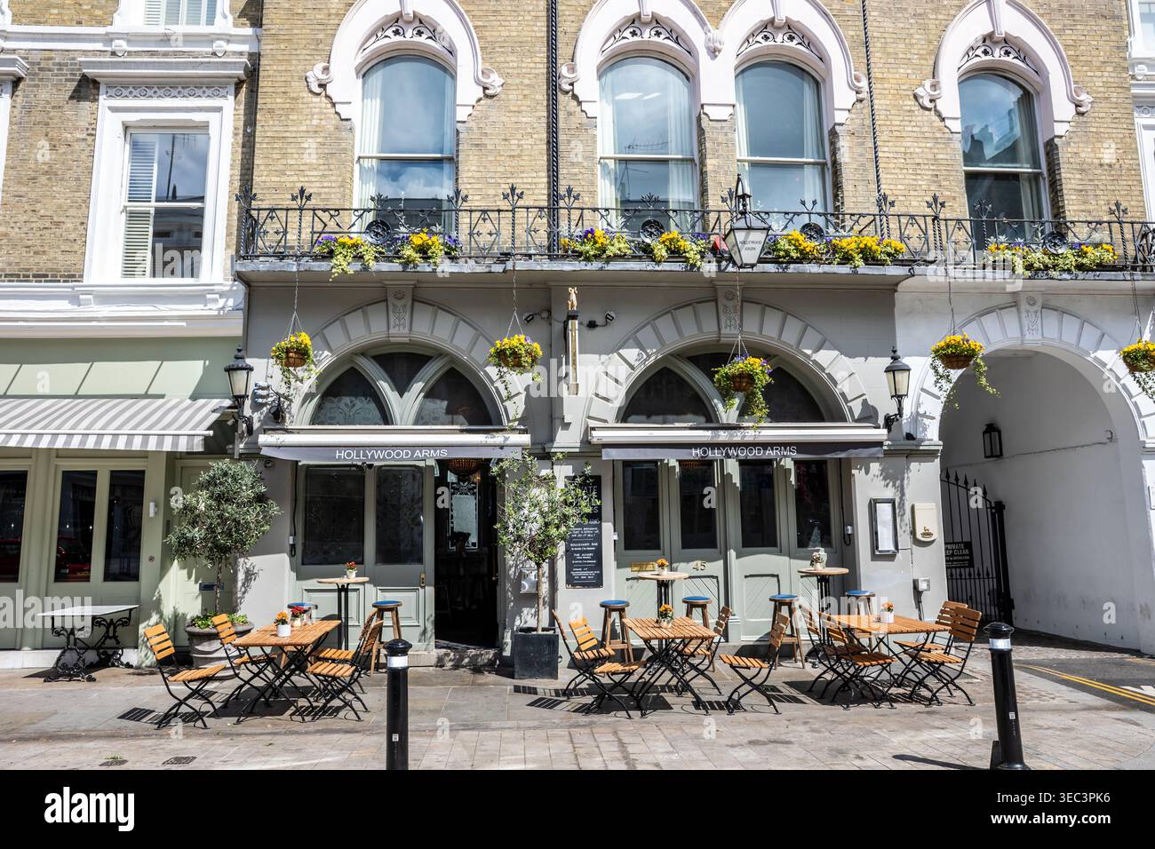 The Hollywood Arms in Chelsea, Hollywood Road, ist ein Youngs Pub. Stockfoto