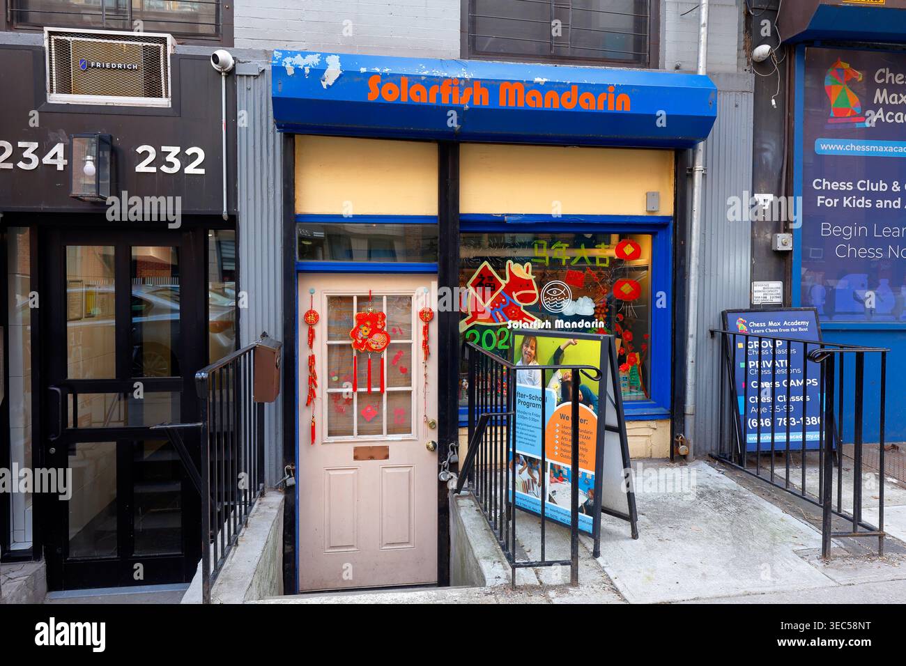 Solarfish Mandarin, 232 E 78th St, New York, New York, NYC, Ladenfront eines Afterschool-Sprachunterrichts in der Upper East Side von Manhattan. Stockfoto