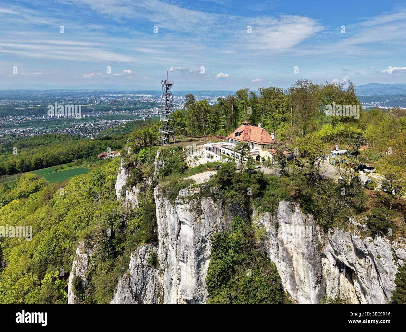 Schweiz, Gempen SO, Schartenflue, abendliche Atmosphäre, Slackliner, Hickers, Schwarzbubenland, Solothurn, GempenSchweiz, Gempen SO, Schartenflu Stockfoto