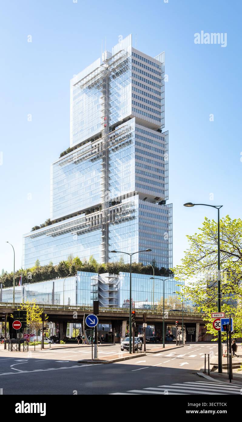 Das Tribunal de Paris (Gericht von Paris) befindet sich in einem 38-stöckigen, 160 Meter hohen Gebäude, das 2017 vom Architekten Renzo Piano entworfen wurde. Stockfoto
