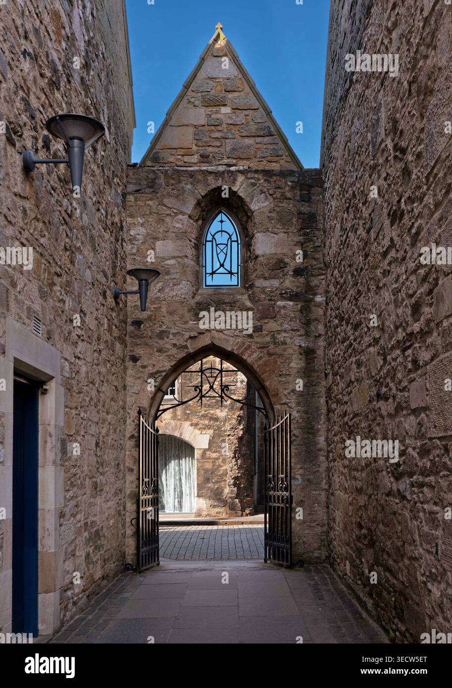 Der alte Steinbogen in Holyrood, Edinburgh Stockfoto