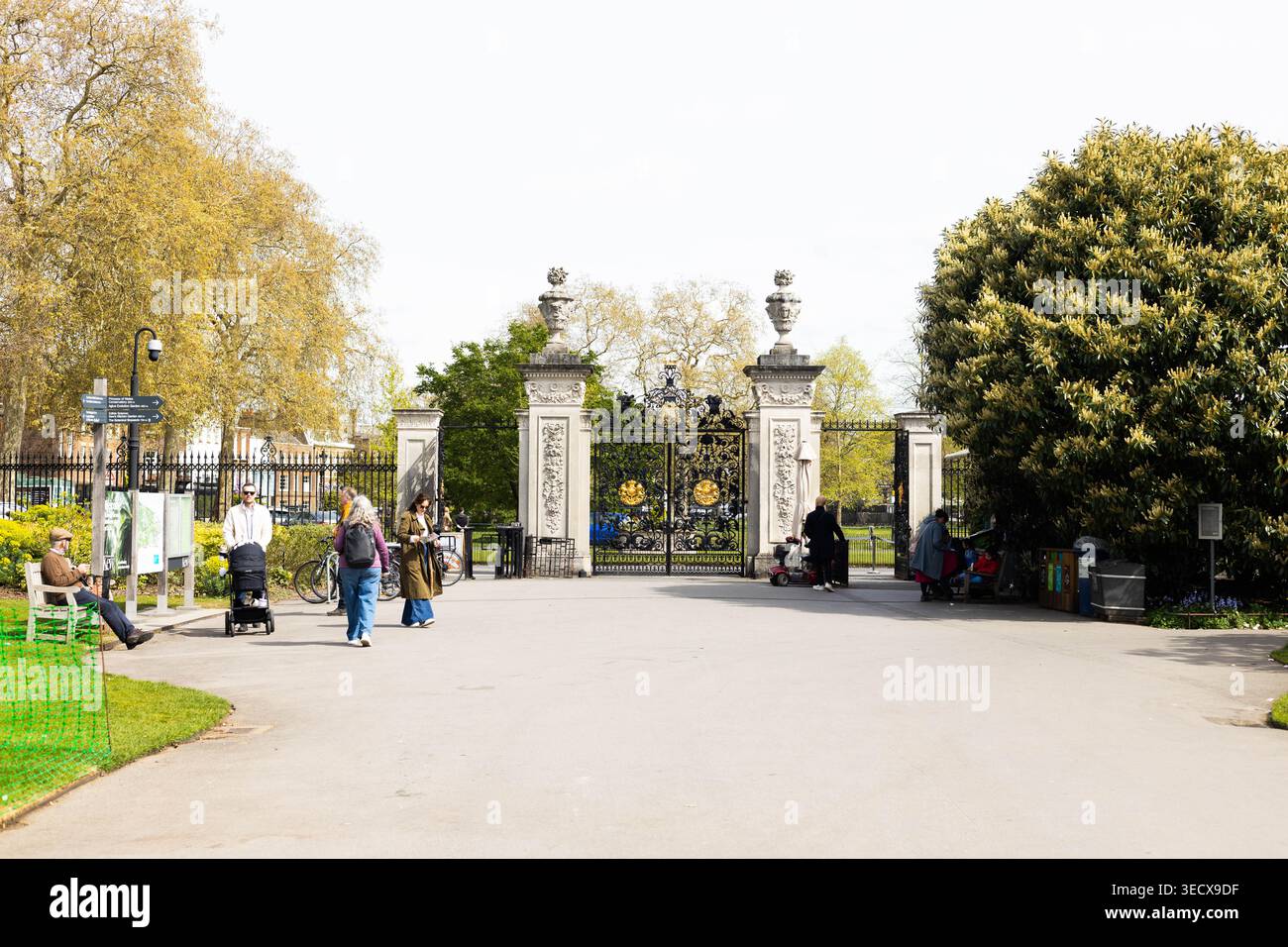 Das Elizabeth Gate, in den Royal Botanic Gardens, Kew. Stockfoto