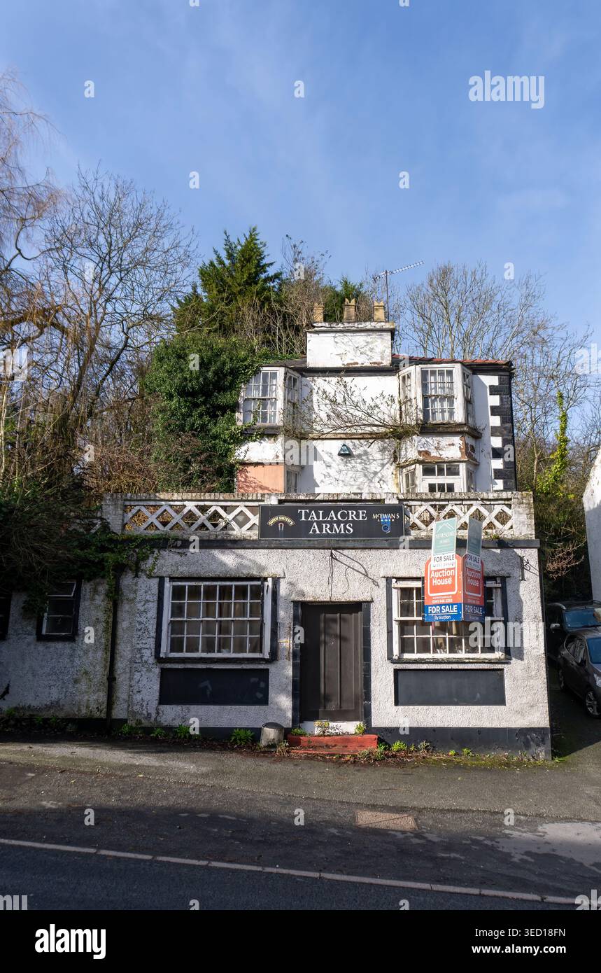 Das ehemalige Talacre Arms Public House in Holywell, Wales Stockfoto