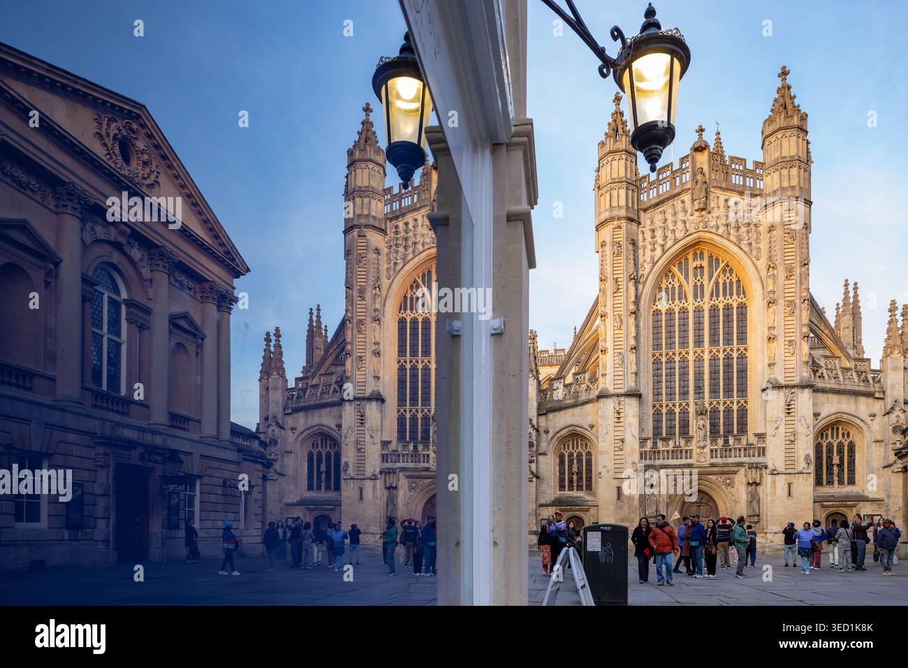 Sonnenuntergang in Bath Abbey, Bath, Somerset, England. Stockfoto