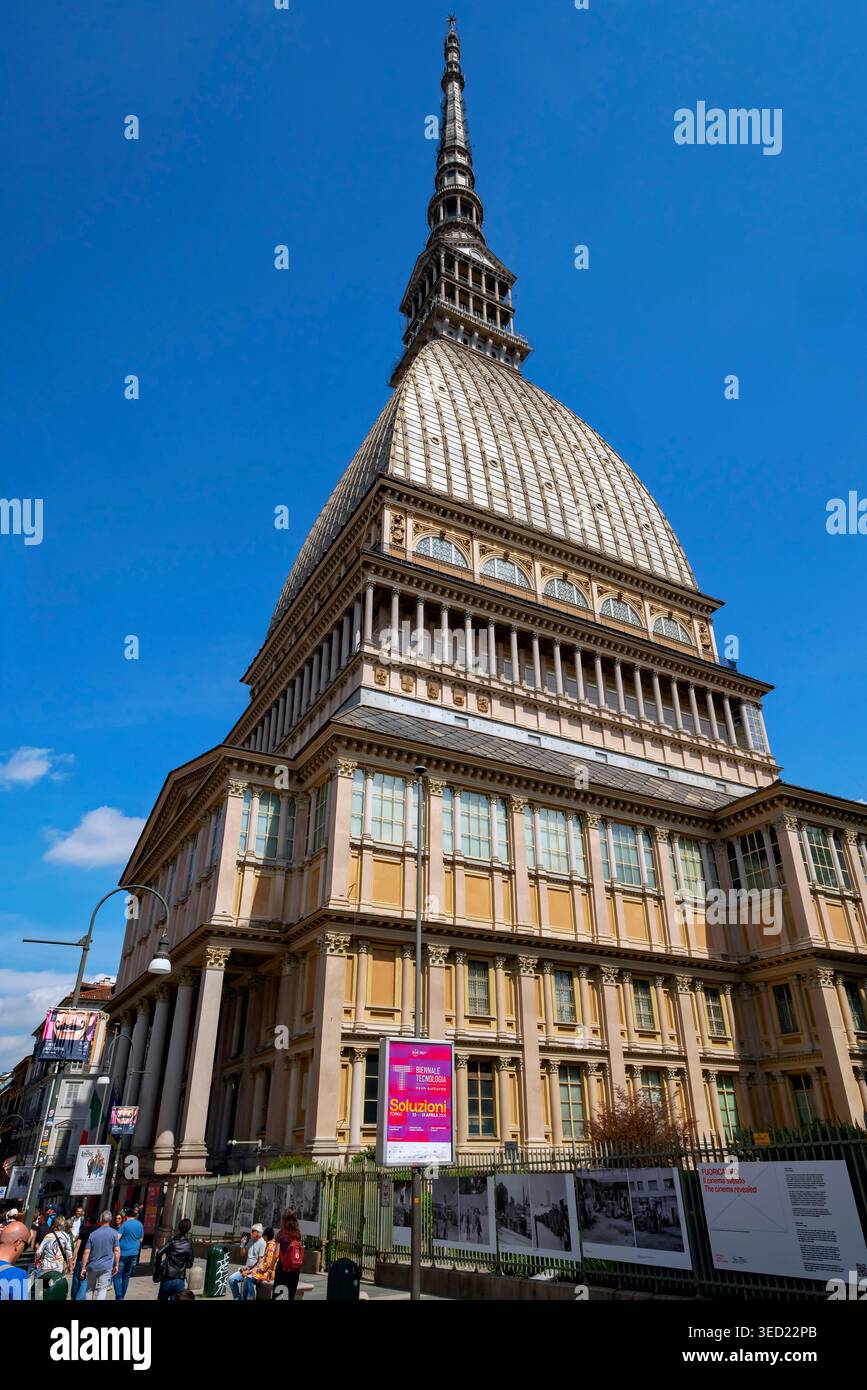 Mole Antonelliana im Stadtzentrum von Turin, Piemont, Italien. Ursprünglich wurde sie 1863 vom Architekten Alessandro Antonelli als Synagoge entworfen. Das c Stockfoto