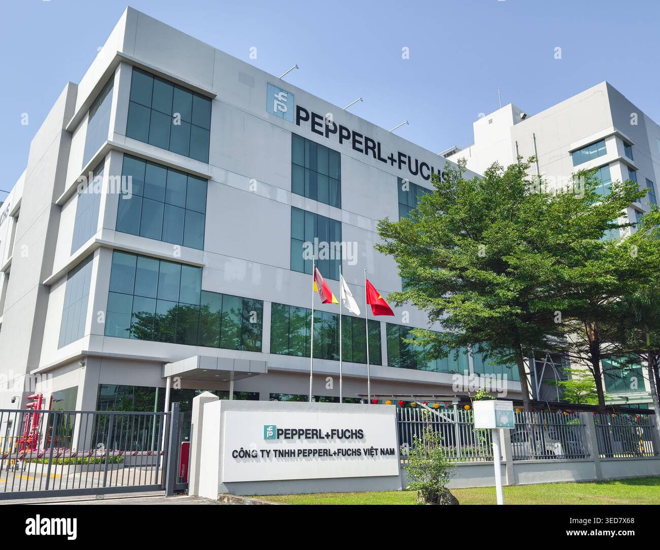 Pepperl+Fuchs, vietnamesische Tochtergesellschaft des deutschen Herstellers, spezialisiert auf elektronische Sensoren und industrielle Automatisierungskomponenten, HCMC Stockfoto