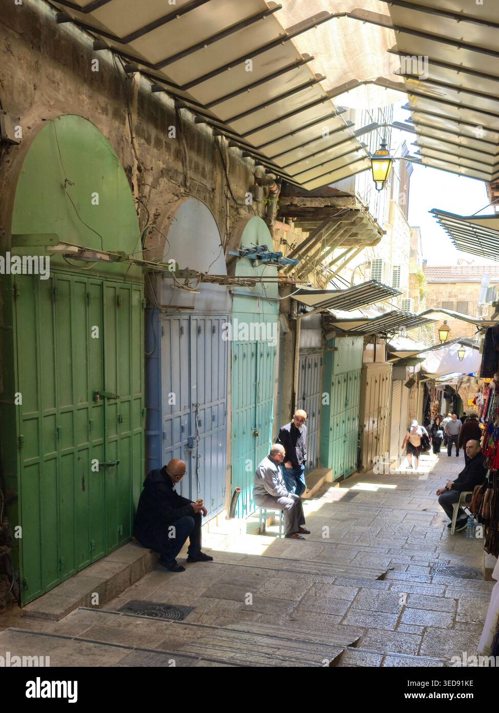 Geschlossene Geschäfte entlang der David Street in der Altstadt von Jerusalem. Stockfoto
