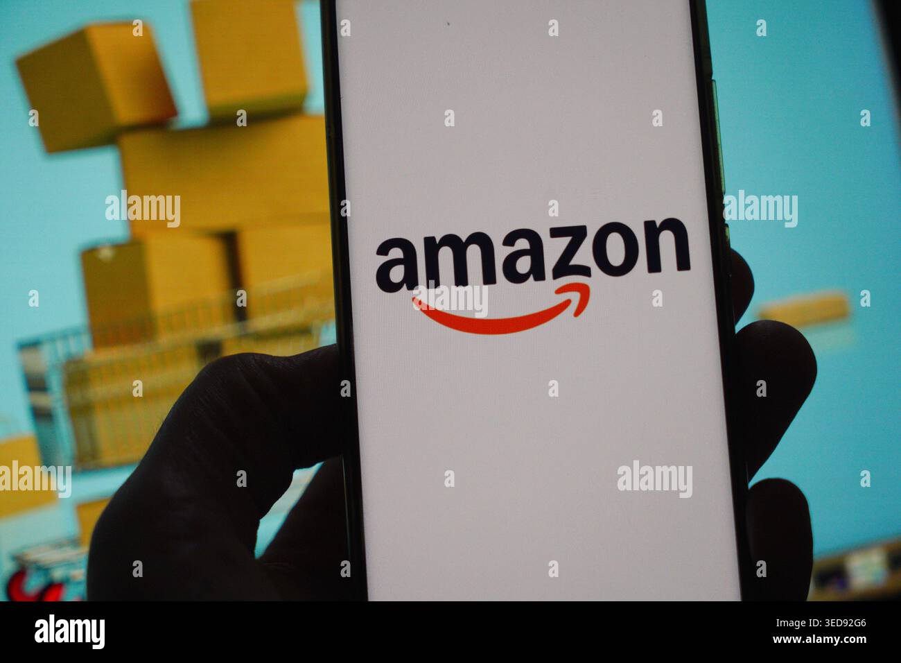 Das Amazon-Logo wird auf einem Smartphone-Bildschirm angezeigt Stockfoto