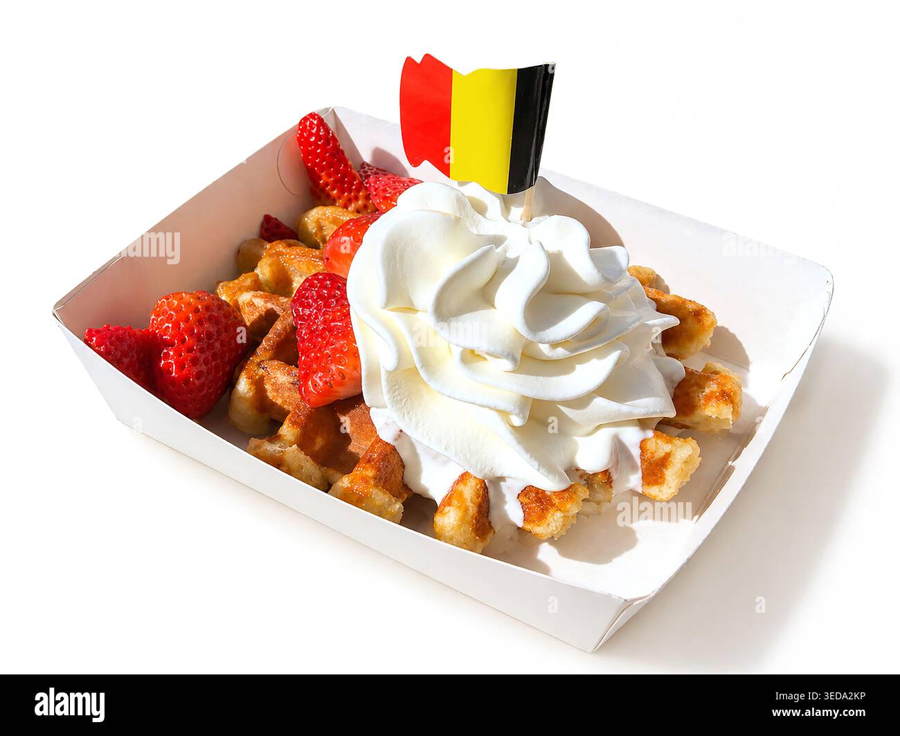 Zwei belgische Waffeln mit Schlagsahne und frischen Erdbeeren - weißer Hintergrund ****Originalfoto des Beitragenden, modifiziert mit AI to Stockfoto
