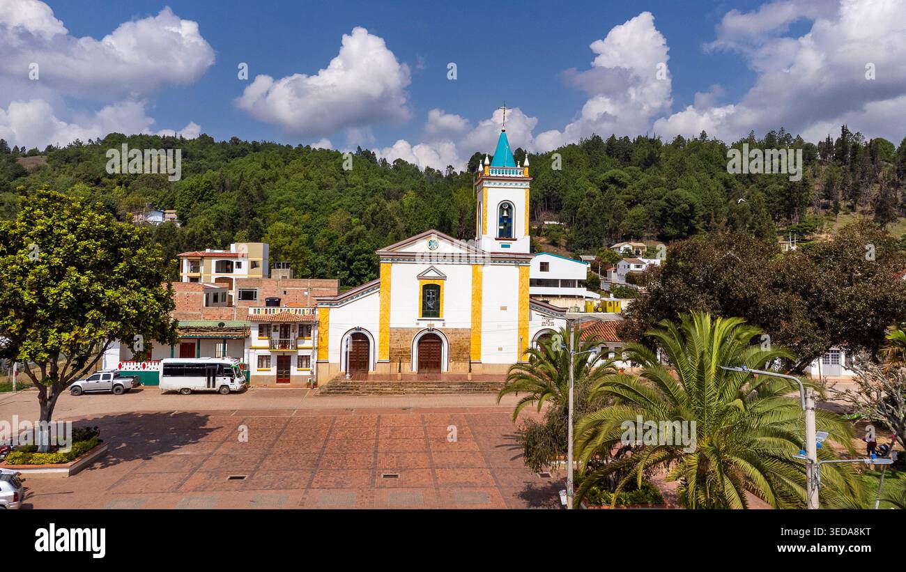 Tinjacá, Boyacá - Kolumbien. März 2026. San Blas Parish, eine katholische Kirche. Stockfoto