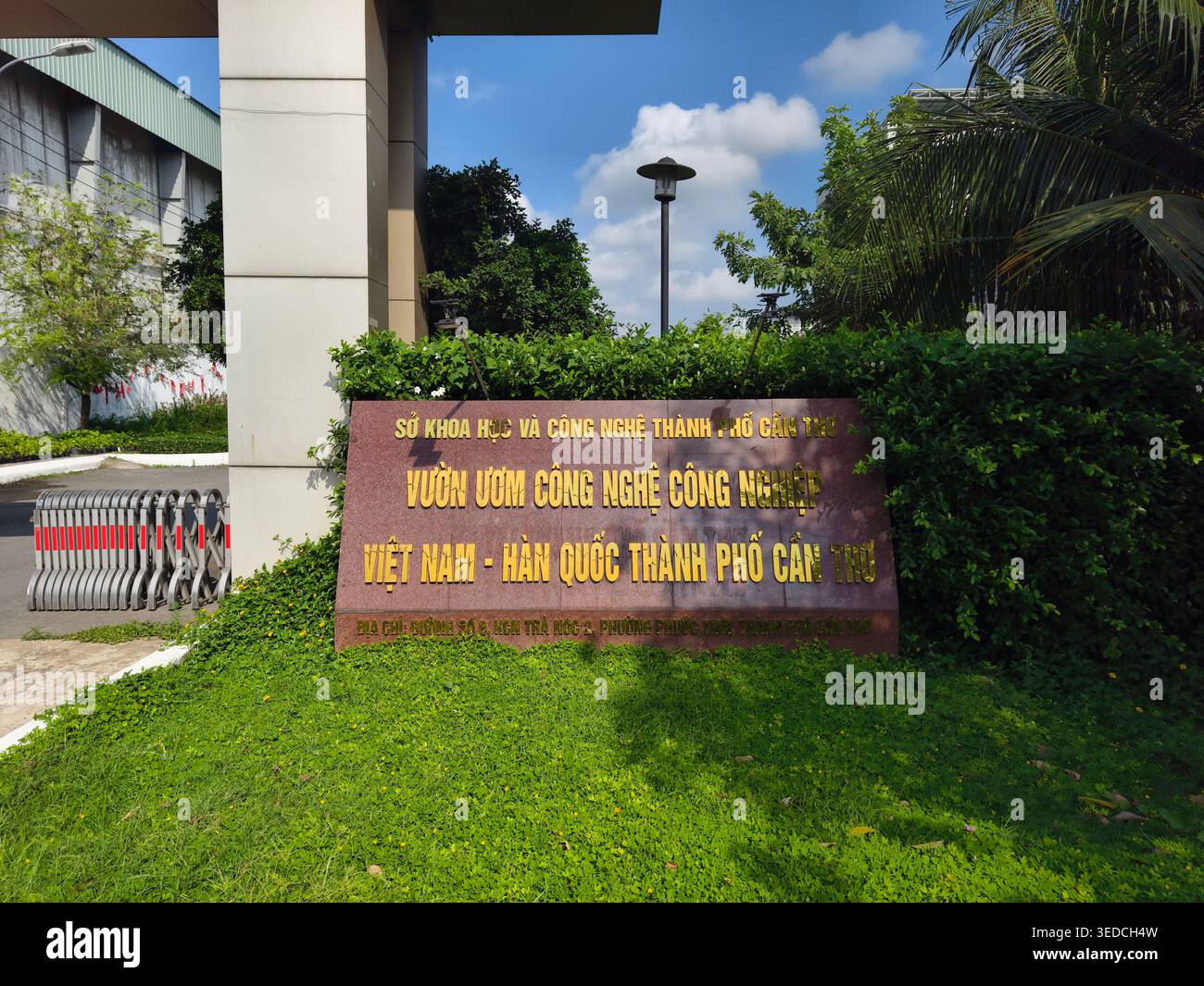 Vietnam-Korea Technology Business Inkubator in der Stadt Can Tho. Es wird vom Department of Science and Technology Sign unterstützt Stockfoto
