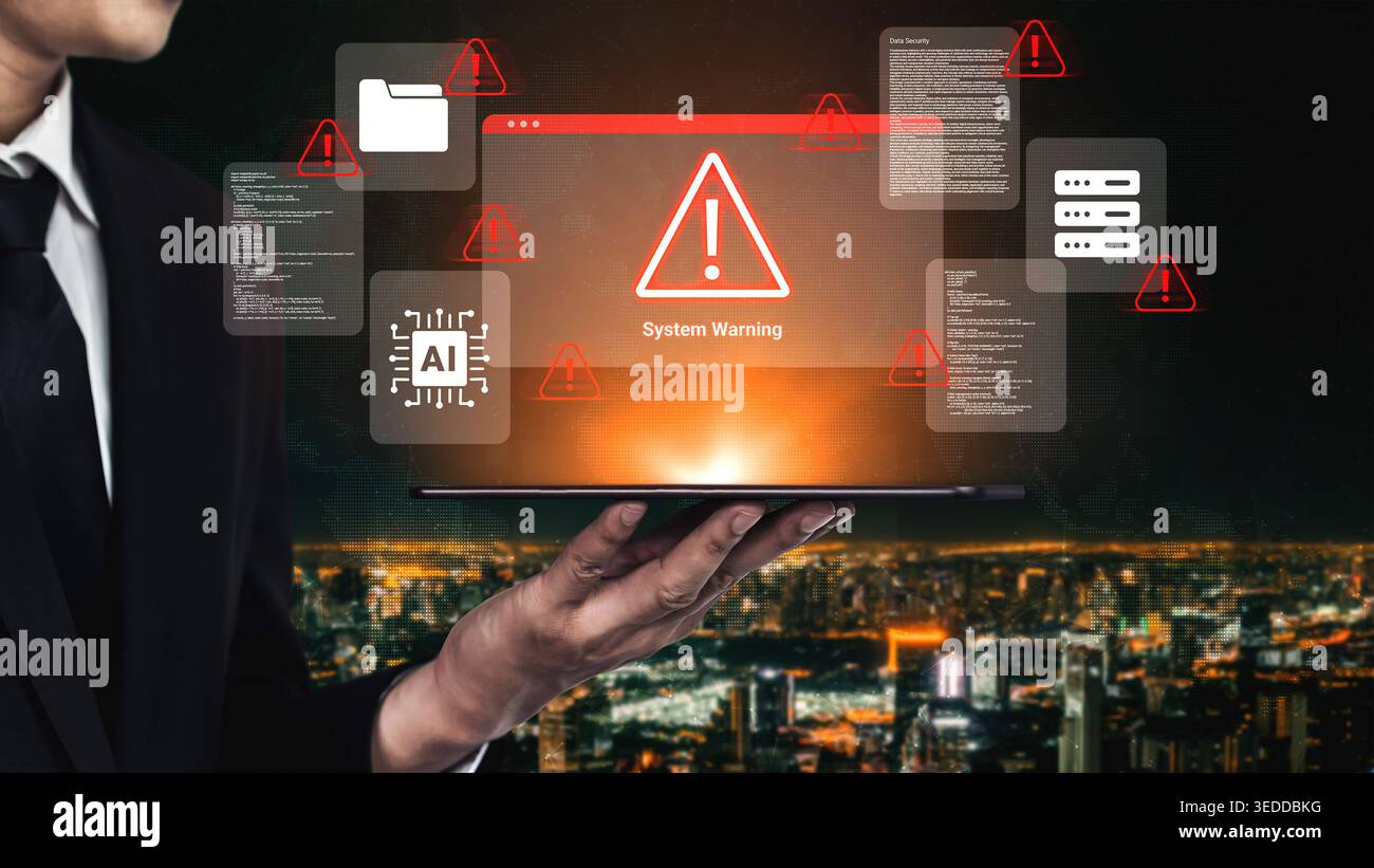 Ein Geschäftsmann präsentiert einen Laptop mit einer Systemwarnmeldung vor einem lebhaften Stadtbild, was die Bedenken in der digitalen Technologie verdeutlicht Stockfoto