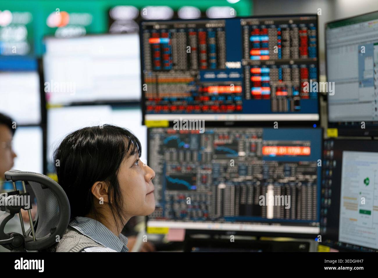 Seoul, Seoul, Südkorea. Mai 2026. Eine elektronische Platine bei einer Bank in Seoul zeigt erstmals den Korea Composite Stock Price Index (KOSPI) über der Marke 7.000 an. (Kreditbild: © Suh Jeen Moon/ZUMA Press Wire) NUR REDAKTIONELLE VERWENDUNG! Nicht für kommerzielle ZWECKE! Stockfoto