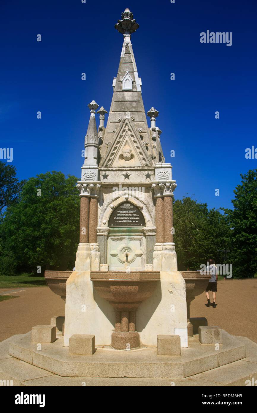 Regents Park, London 03-05-26. Readymoney Drinking Fountain (auch bekannt als der Parsee Fountain), ein historisches denkmalgeschütztes Denkmal, das 1869 errichtet wurde. Stockfoto