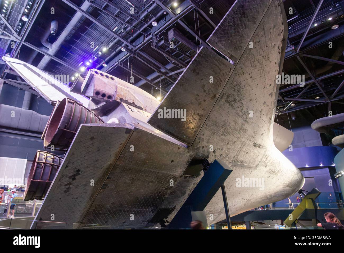 Rückansicht des Space Shuttle Atlantis mit den Hauptmotoren und Heizplatten in Cape Canaveral, Florida. Stockfoto