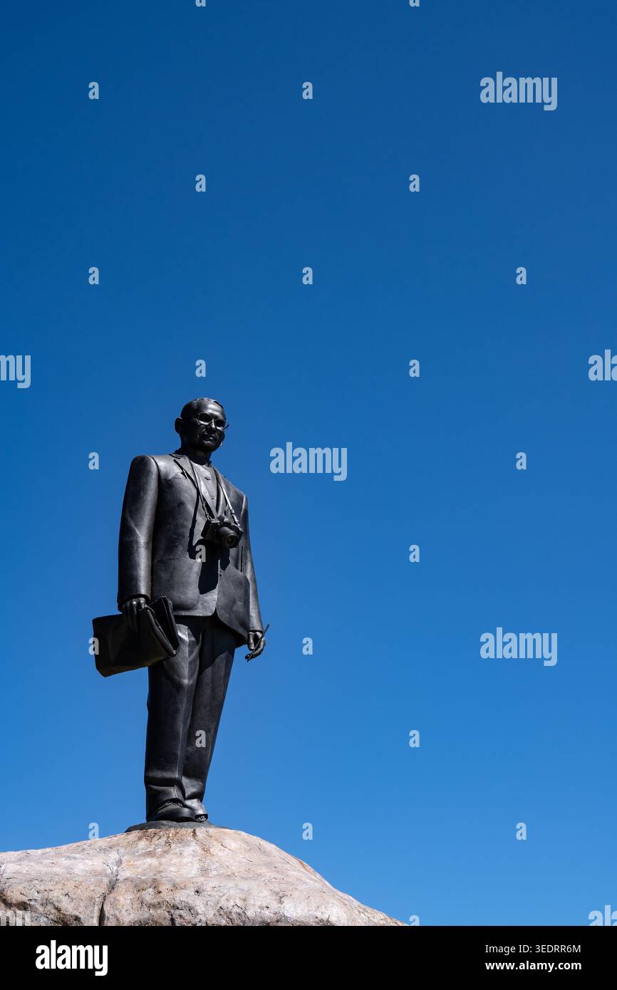 CHIANG Mai, THAILAND - 13. JANUAR 2026: Denkmal von König Rama IX. In Doi Inthanon. Er wird für sein Volk als der am schwersten arbeitende König der Welt geehrt. Stockfoto