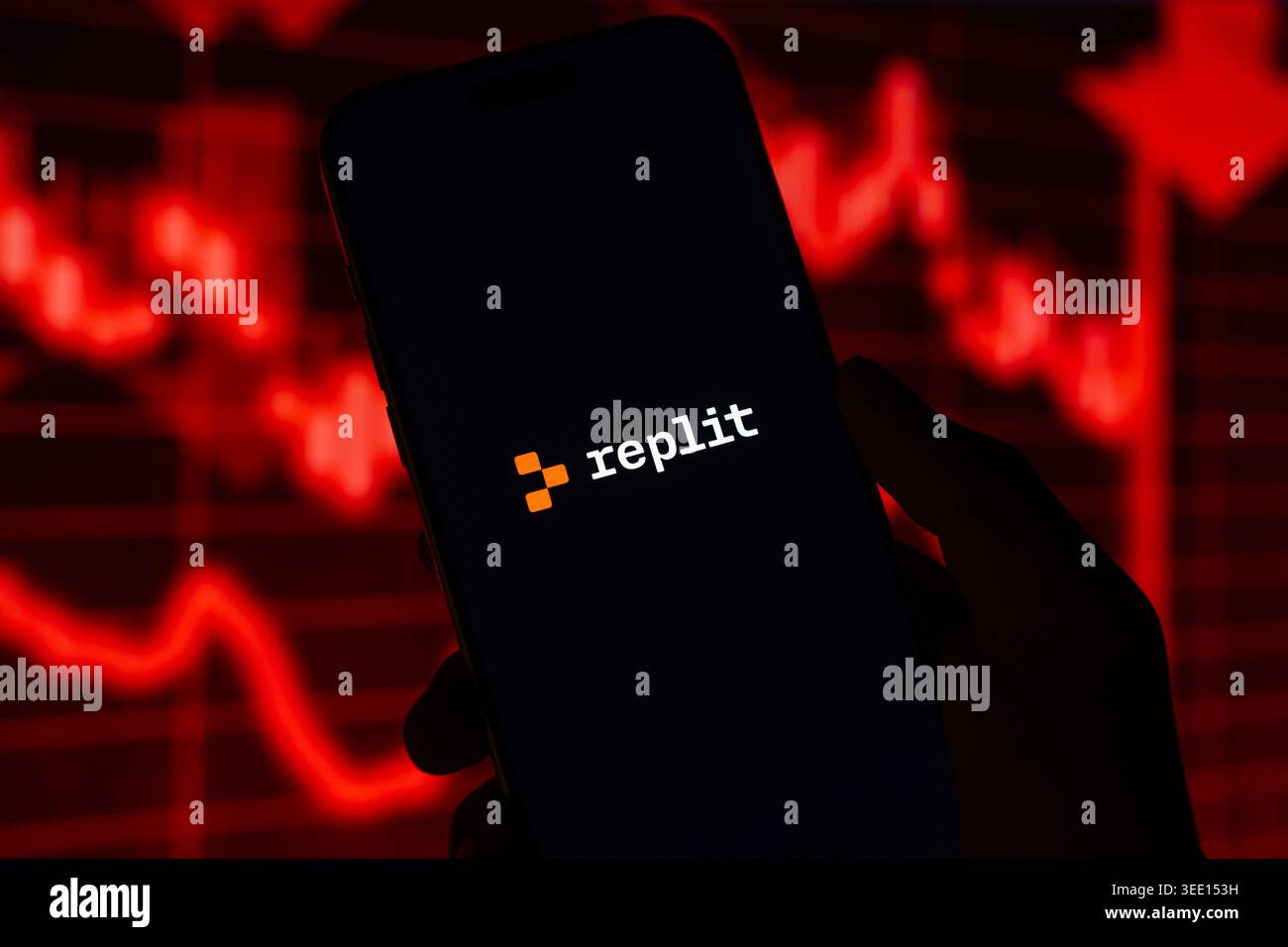 Das Replit AI-Logo wird am 11. Mai 2026 in Bangalore, Indien, auf dem Bildschirm eines Smartphones angezeigt Stockfoto