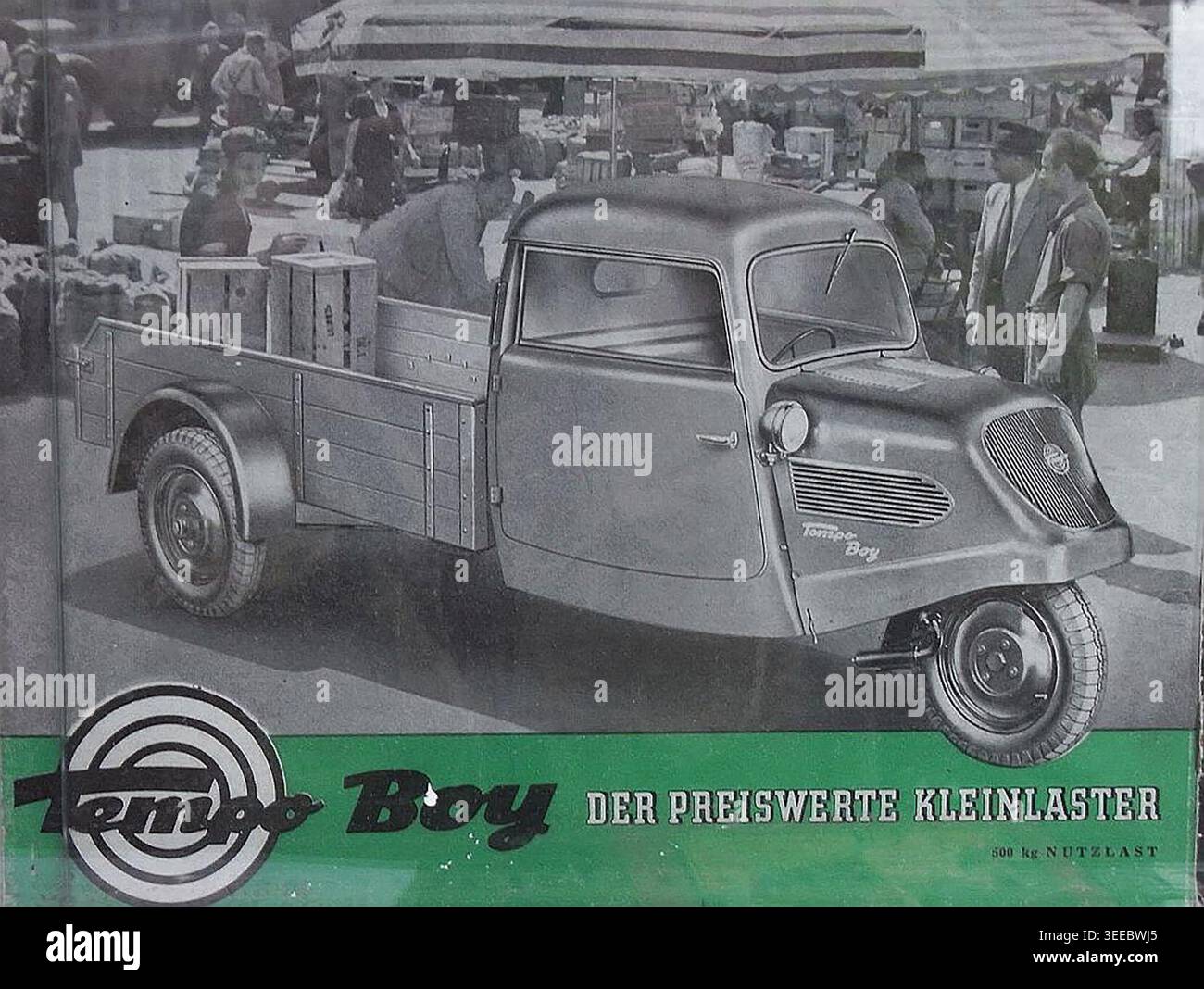 1951 Tempo Boy, der preiswerte Kleinlaster 500 kg. Werbebroschüre für dreirädrigen Lieferwagen aus Deutschland. Hergestellt vom Tempo-Werk Vidal & Sohn in Hamburg, waren maßgeblich am Wiederaufbau der deutschen Wirtschaft nach dem Krieg beteiligt Stockfoto