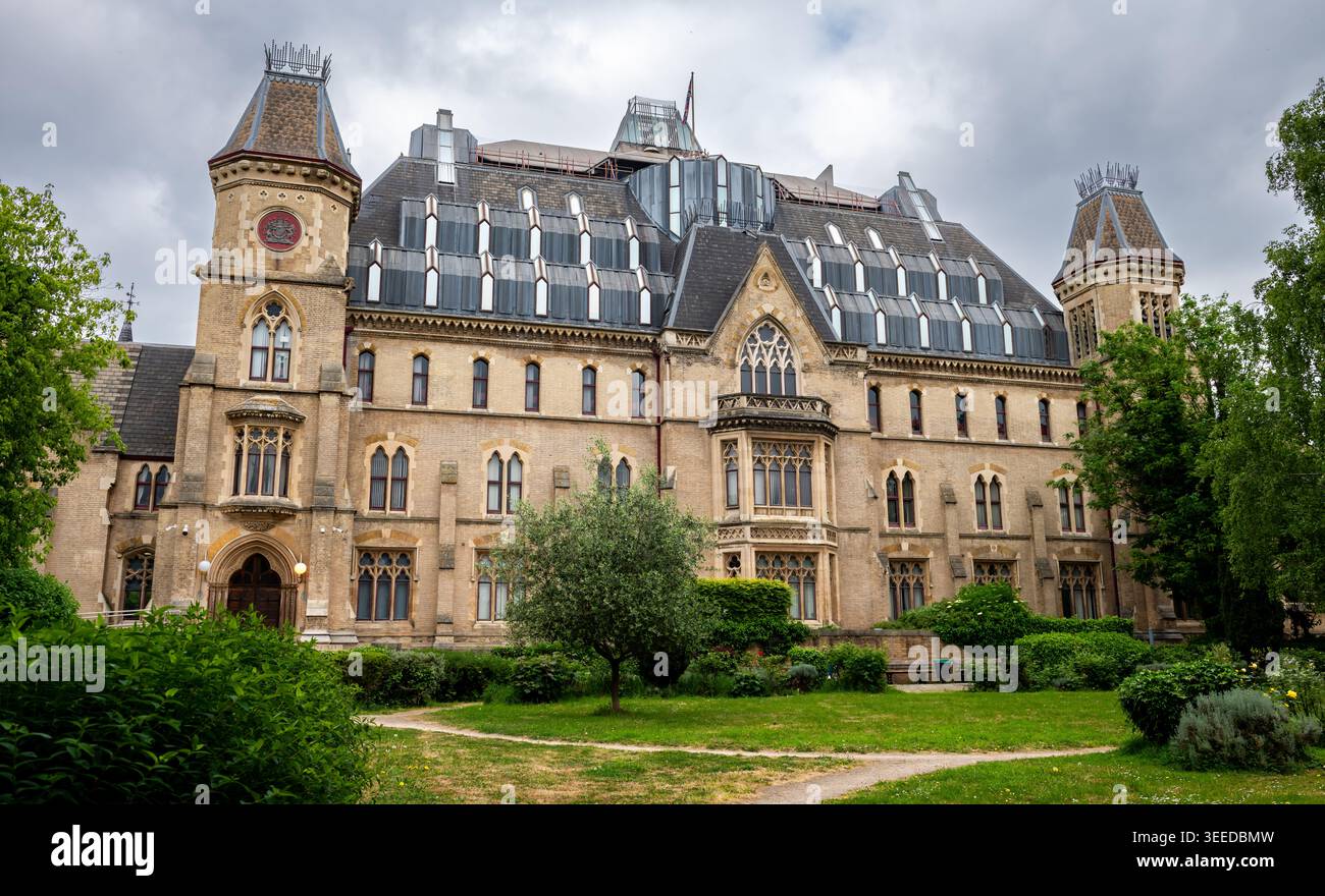 London. UK – Mai 04. 2026. Außenansicht des Wood Green Crown Court-Gebäudes. Stockfoto