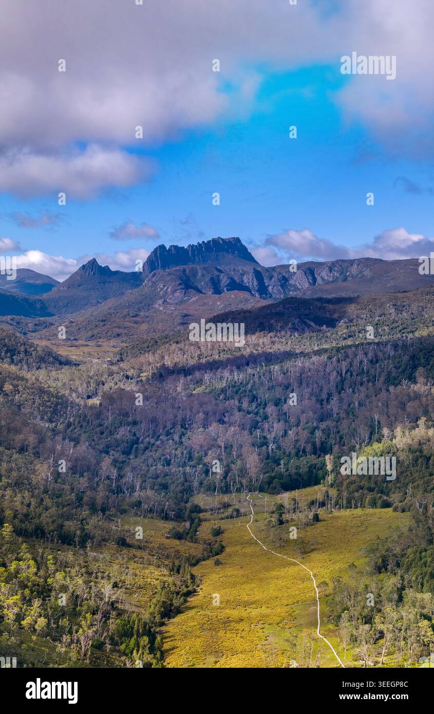Cradle Mountain Nationalpark von Tasmanien - nahe dem Gipfel vertikal. Stockfoto