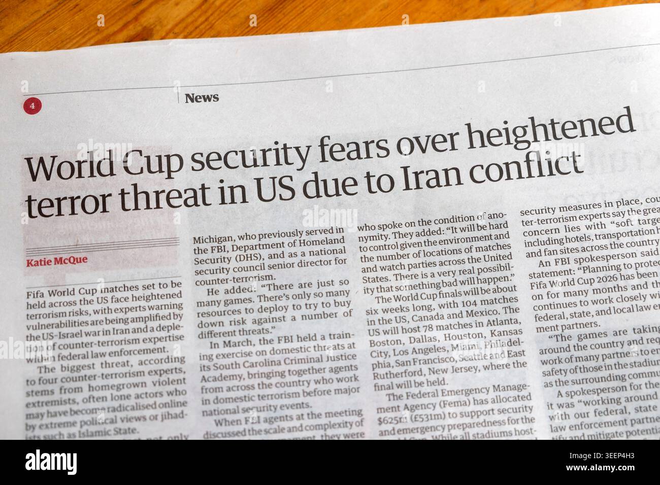 Die Zeitung „World Cup Security Ängste wegen erhöhter Terrorbedrohung in den USA aufgrund des Iran-Konflikts“ schreibt Fußball-Fußball-artikel 9 Mai 2026 UK Stockfoto