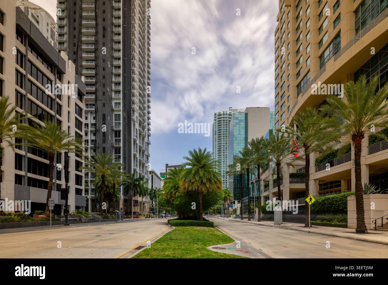 Langzeitfoto in der Mitte der Brickell Avenue Miami 2026 Stockfoto