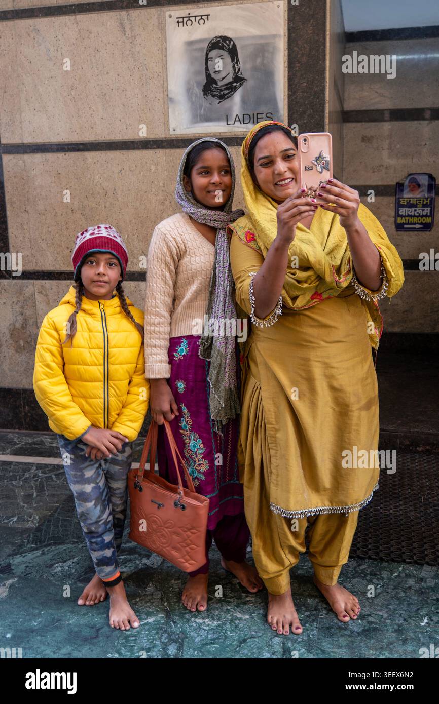 Sikh Damen machen Selfie Stockfoto