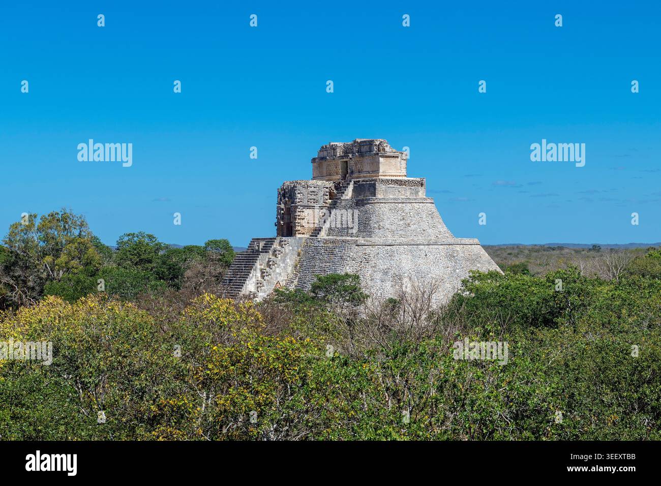 Pyramide des Zauberers, Uxmal, Mexiko. Stockfoto