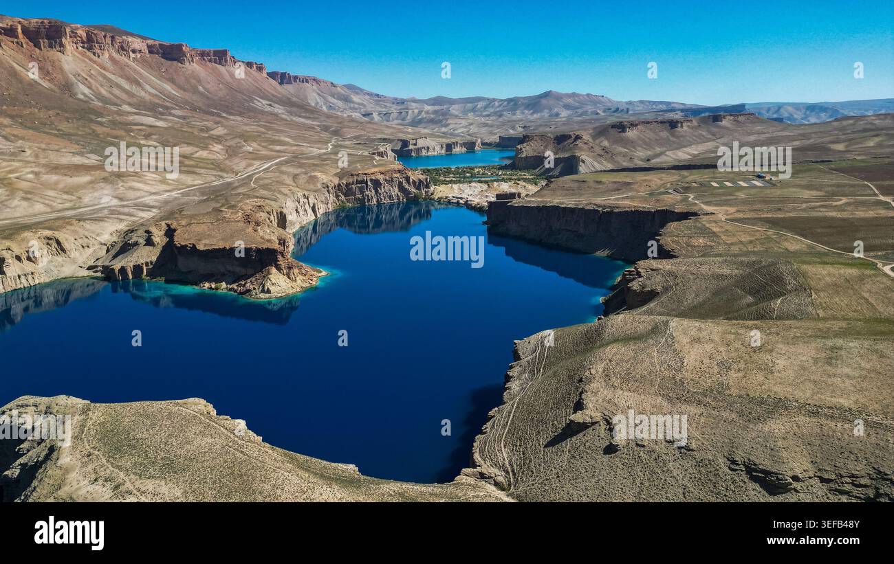 Erkunden Sie den Band-e-Amir-Nationalpark mit seinen leuchtend blauen Seen und Klippen in der afghanischen Region Bamiyan Stockfoto
