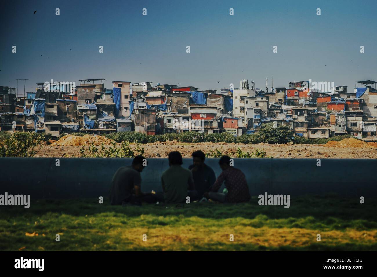Slums, Ghetto, Slumdog, Armut, Freundschaft, Picknick, Mumbai, Indien Stockfoto