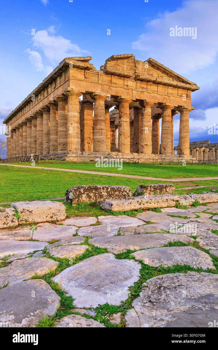 Paestum, Provinz Salerno, Kampanien, Italien. Der Tempel des Neptun. Stockfoto