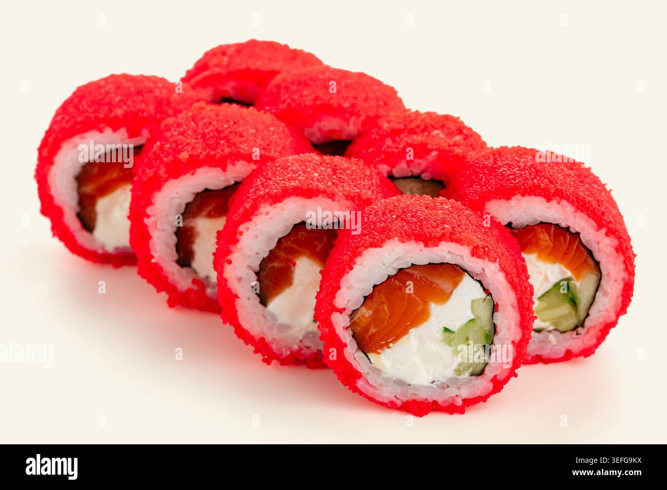 California Roll mit Lachs und Gurke Stockfoto