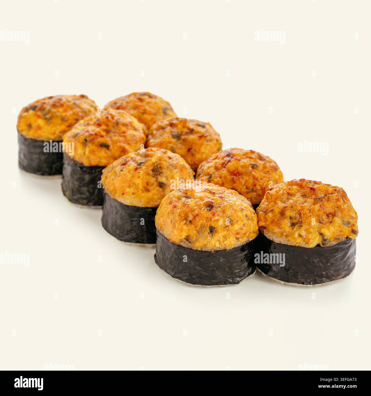 Köstliches gebackenes Gunkan Maki Sushi-Set Stockfoto