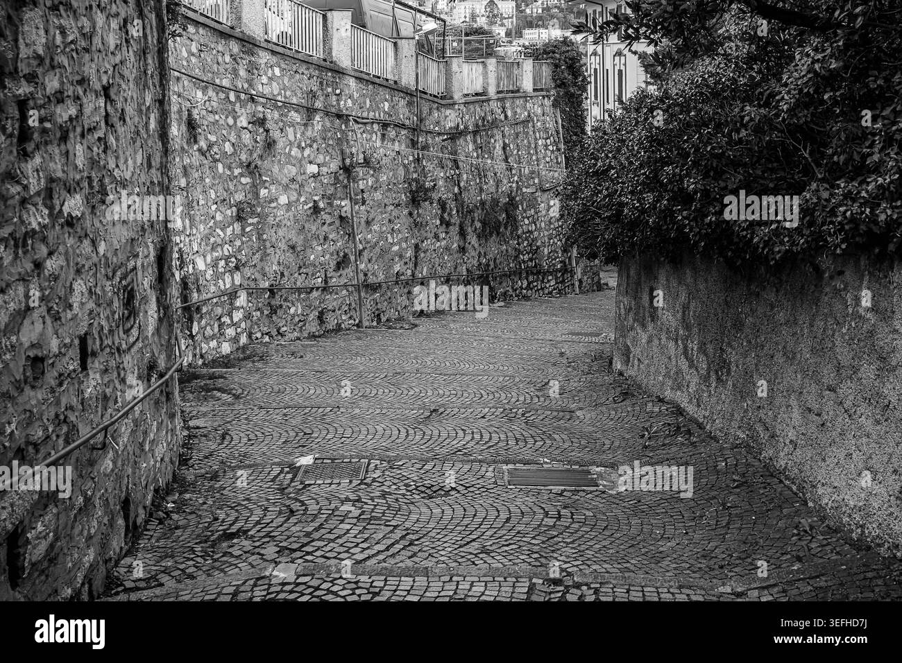 Fußgängerzone, die zum Imperia-Hügel führt Stockfoto
