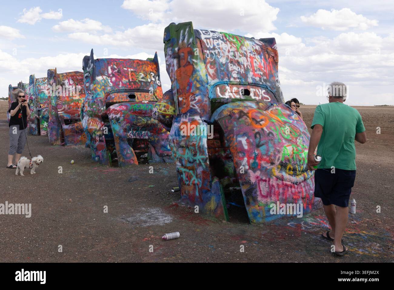 Cadillac Ranch ist eine öffentliche Kunstinstallation auf der Route 66 in Amarillo Texas Stockfoto