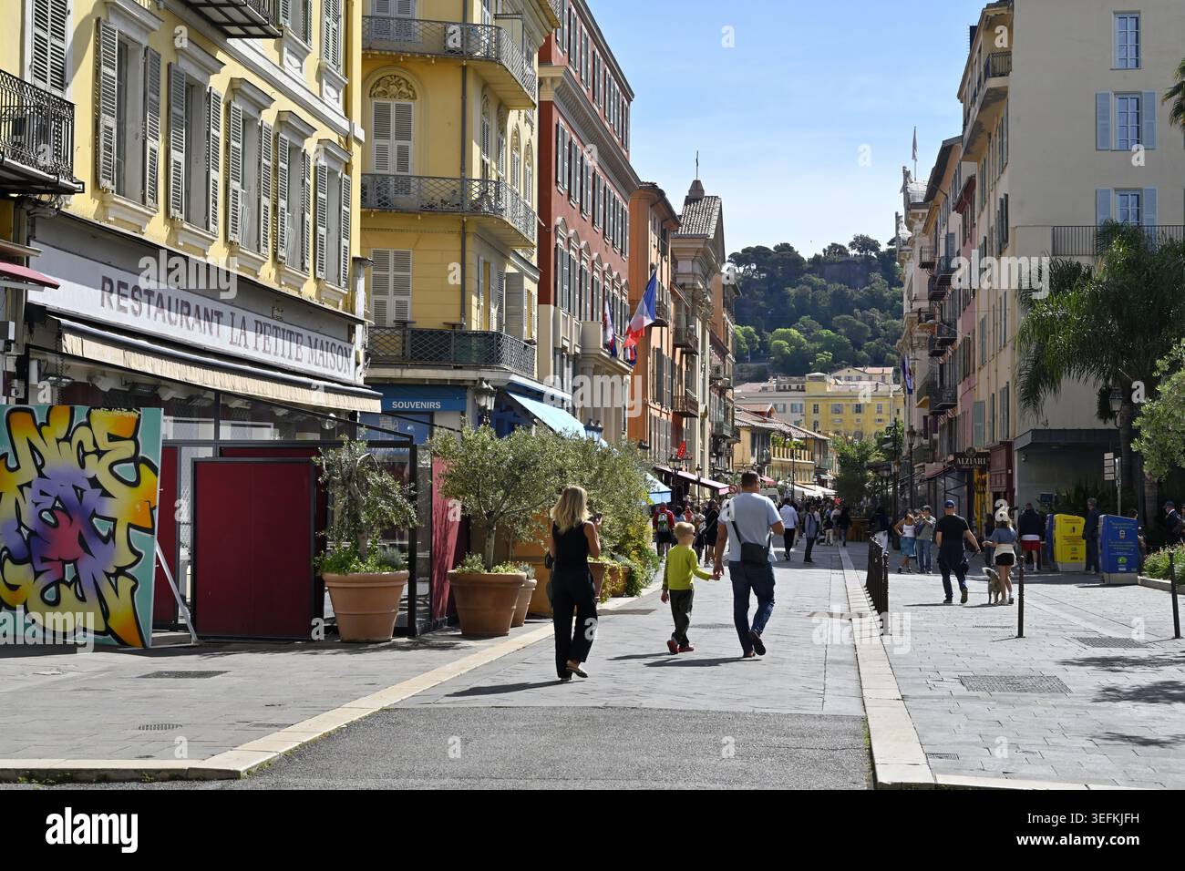 Blick auf die Straße, Fußgänger zu Fuß Fußgängerzone, Nizza Frankreich Stockfoto